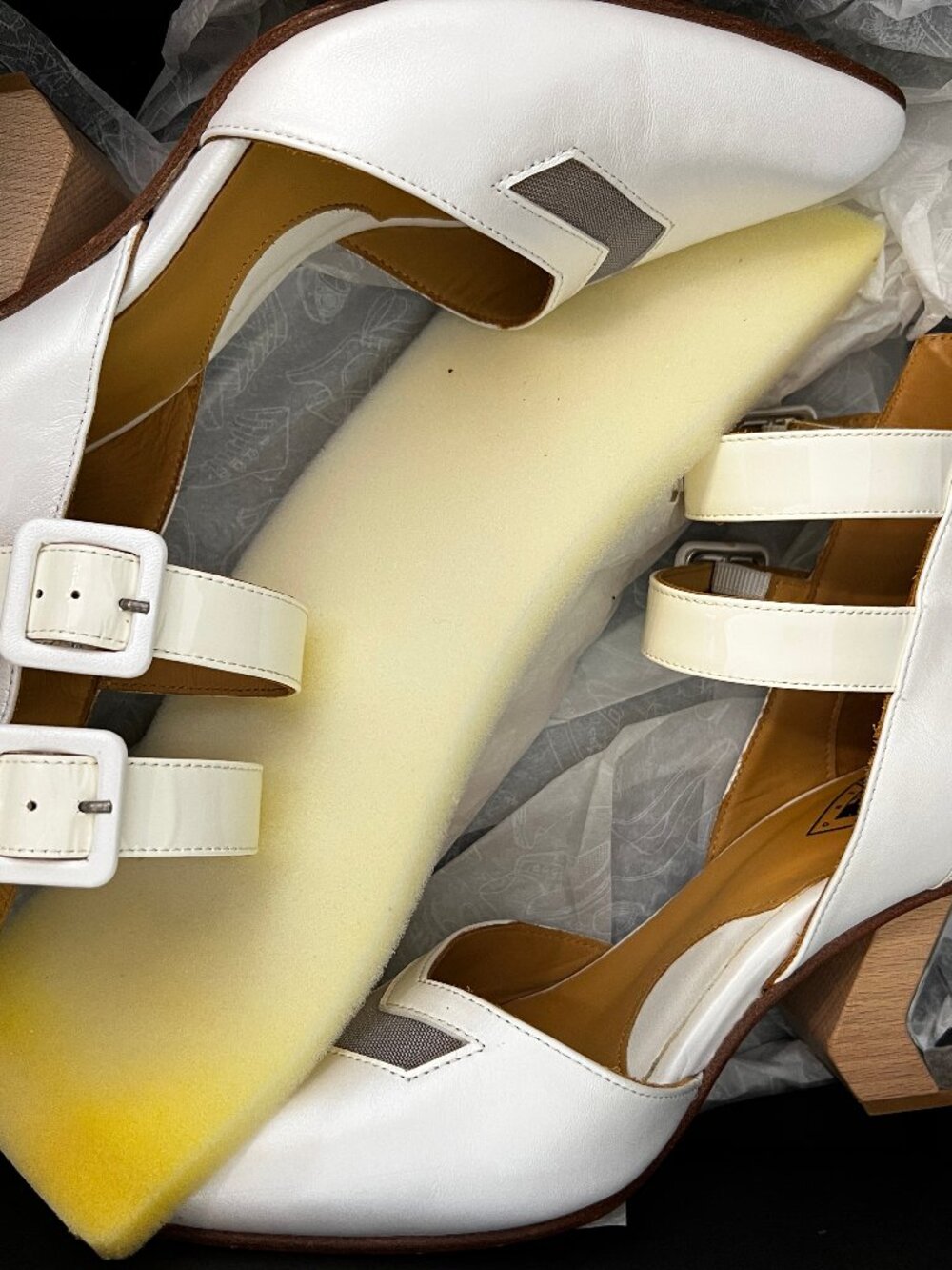 Fluevog  Modern Living Slant Ankle strap heel white size 6 - Picture 11 of 11